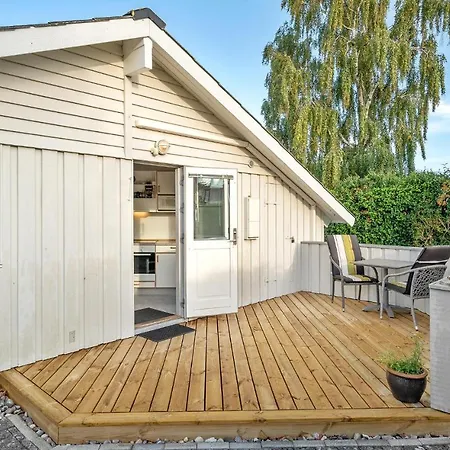 Holiday home Lovely In With Kitchen